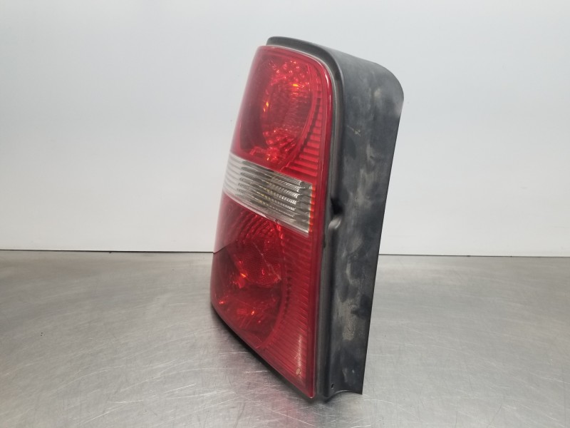 Recambio de piloto trasero izquierdo para volkswagen touran (1t1) comfortline referencia OEM IAM 1T0945095G  