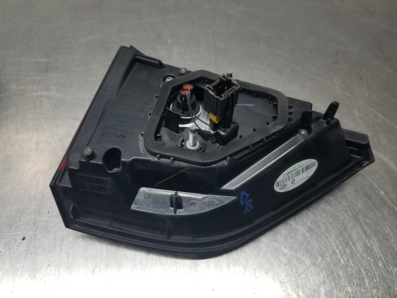 Recambio de piloto trasero derecho interior para renault scenic iv intens referencia OEM IAM 265503368R  