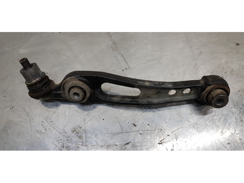Recambio de brazo suspension inferior delantero derecho para land rover range rover vogue referencia OEM IAM LR034217  
