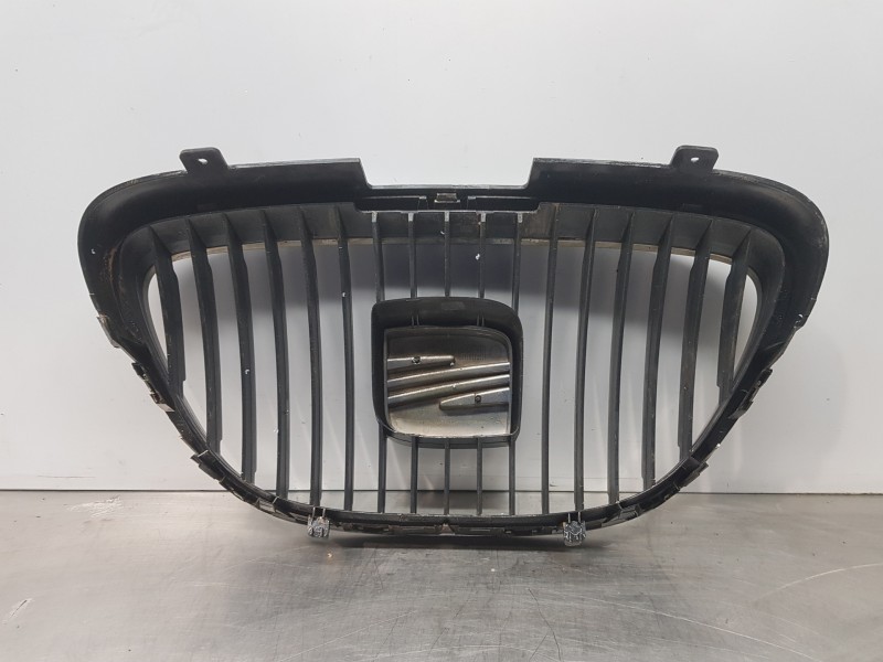 Recambio de rejilla delantera para seat altea (5p1) style referencia OEM IAM 5P0853651A  