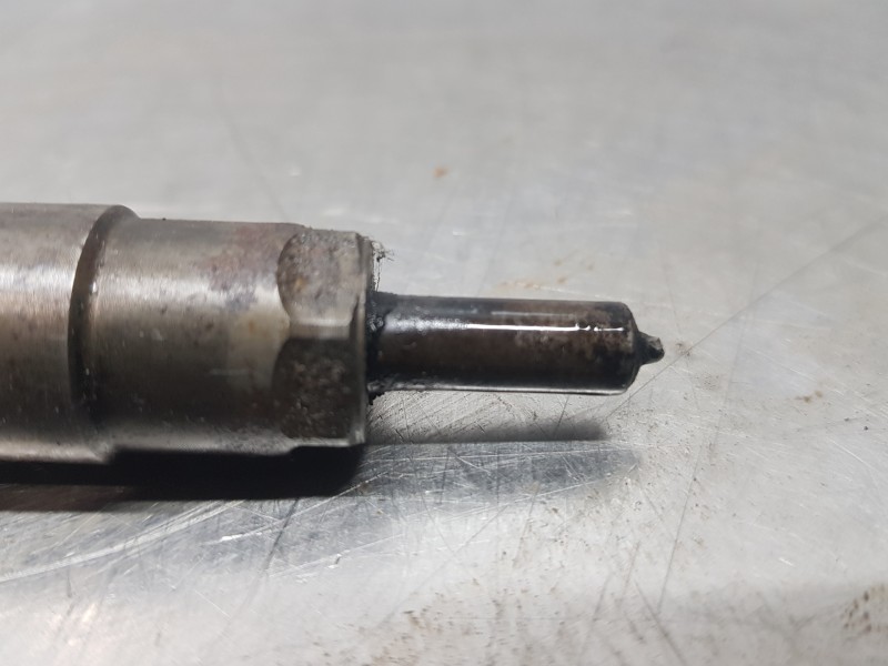 Recambio de inyector para fiat bravo (198) active referencia OEM IAM 0445110276  