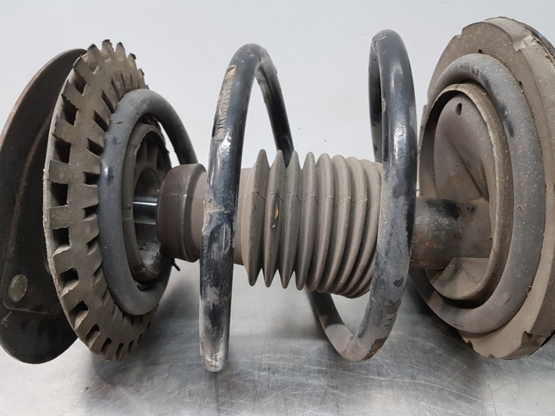 Recambio de amortiguador delantero izquierdo para chrysler voyager (rg) lx referencia OEM IAM 5066338AA  