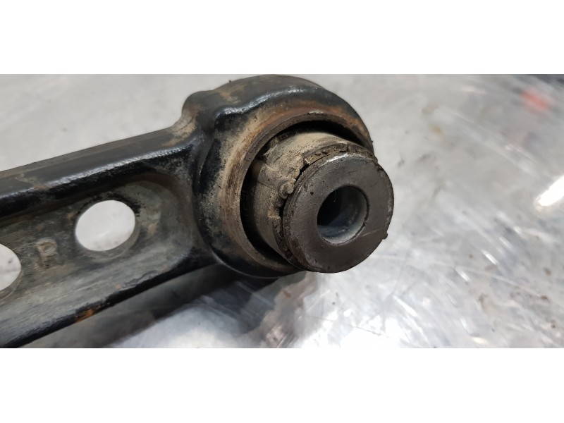 Recambio de brazo suspension inferior delantero derecho para land rover range rover vogue referencia OEM IAM LR034217  