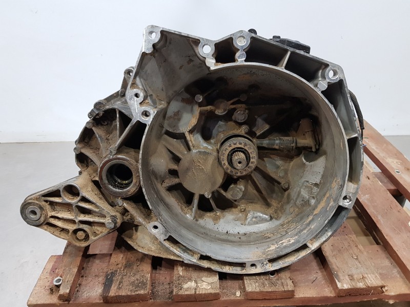 Recambio de caja cambios para volvo v40 momentum referencia OEM IAM CV6R7002GC  