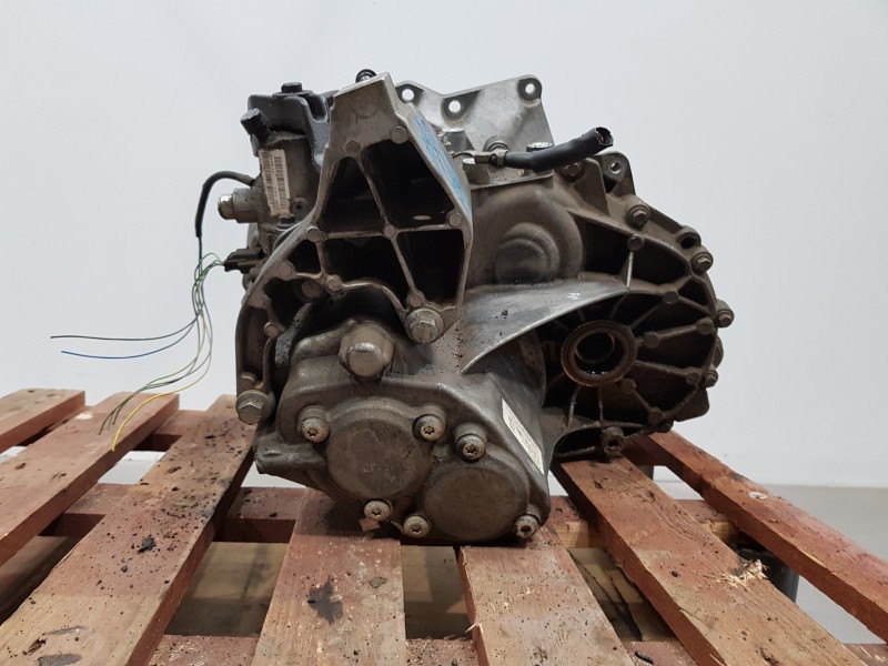 Recambio de caja cambios para volvo v40 momentum referencia OEM IAM CV6R7002GC  