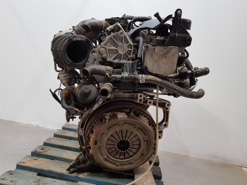 Recambio de motor completo para volvo v40 momentum referencia OEM IAM D4162T  