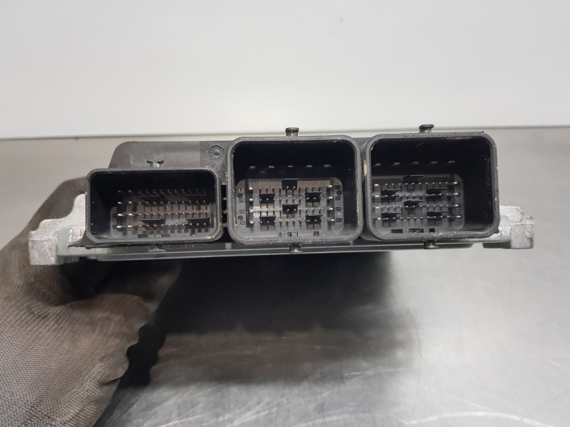 Recambio de centralita motor uce para volvo v40 momentum referencia OEM IAM 31355712  