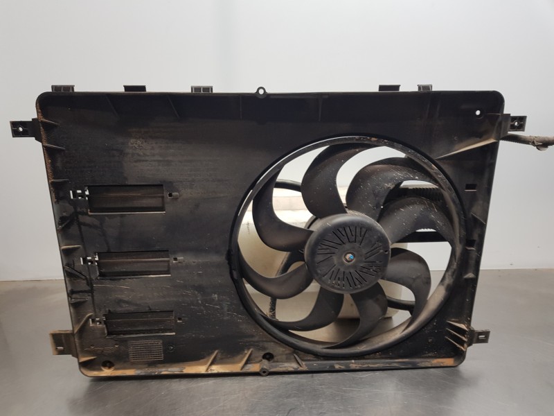 Recambio de electroventilador para volvo v40 momentum referencia OEM IAM 31319165  