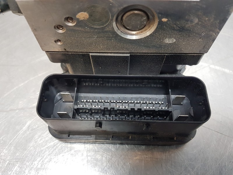 Recambio de abs para volvo v40 momentum referencia OEM IAM 31317628  