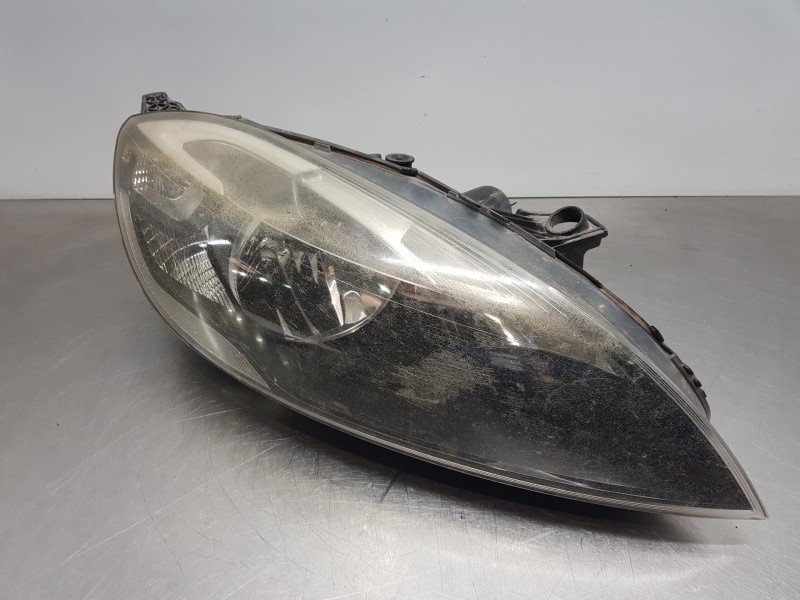 Recambio de faro derecho para volvo v40 momentum referencia OEM IAM 31283327  