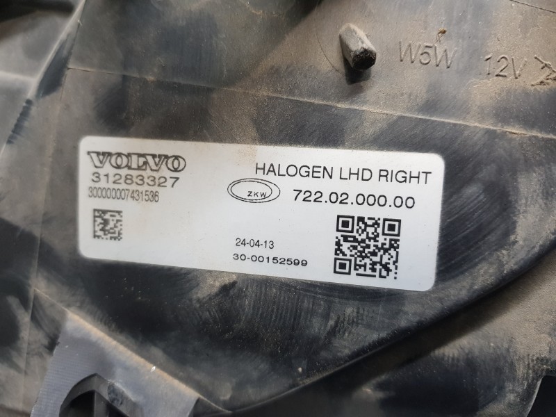 Recambio de faro derecho para volvo v40 momentum referencia OEM IAM 31283327  