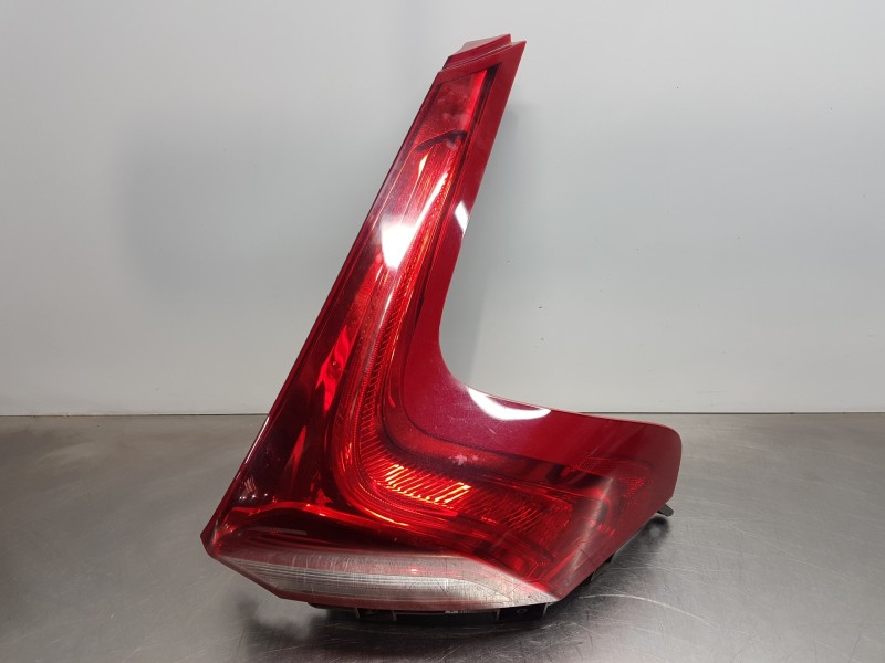 Recambio de piloto trasero derecho para volvo v40 momentum referencia OEM IAM 31395845  