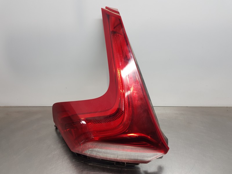 Recambio de piloto trasero izquierdo para volvo v40 momentum referencia OEM IAM 31395844  