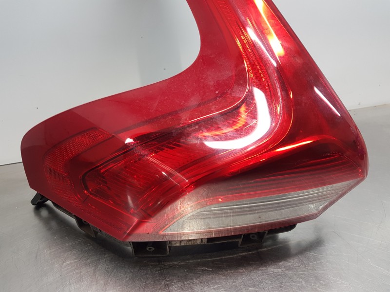 Recambio de piloto trasero izquierdo para volvo v40 momentum referencia OEM IAM 31395844  