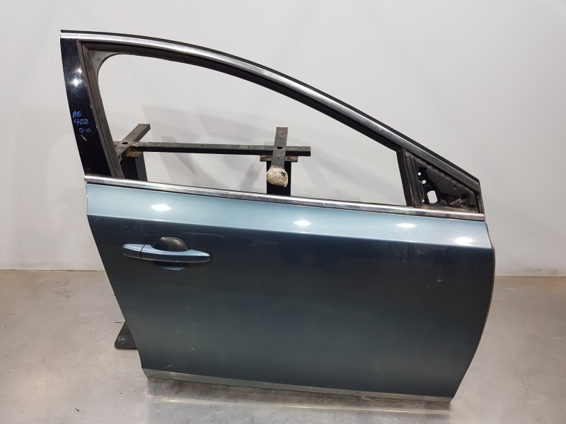 Recambio de puerta delantera derecha para volvo v40 momentum referencia OEM IAM 32321019  
