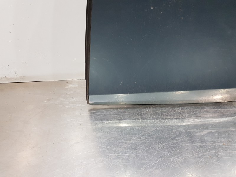 Recambio de puerta trasera izquierda para volvo v40 momentum referencia OEM IAM 32321999  