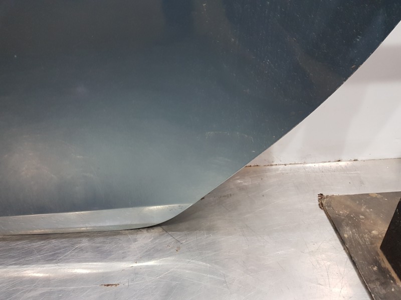 Recambio de puerta trasera izquierda para volvo v40 momentum referencia OEM IAM 32321999  