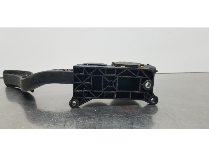 Recambio de pedal acelerador para ssangyong kyron 200 xdi limited referencia OEM IAM 2055009001  