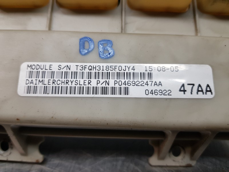 Recambio de caja reles / fusibles para chrysler voyager (rg) lx referencia OEM IAM 04692247AA  