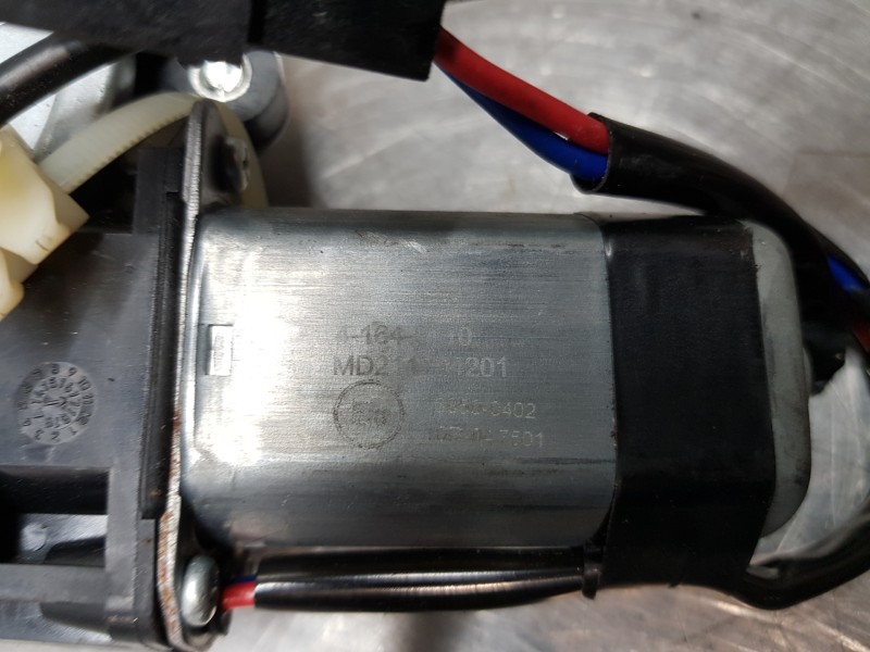 Recambio de elevalunas delantero derecho para chrysler voyager (rg) lx referencia OEM IAM 4894526AA  