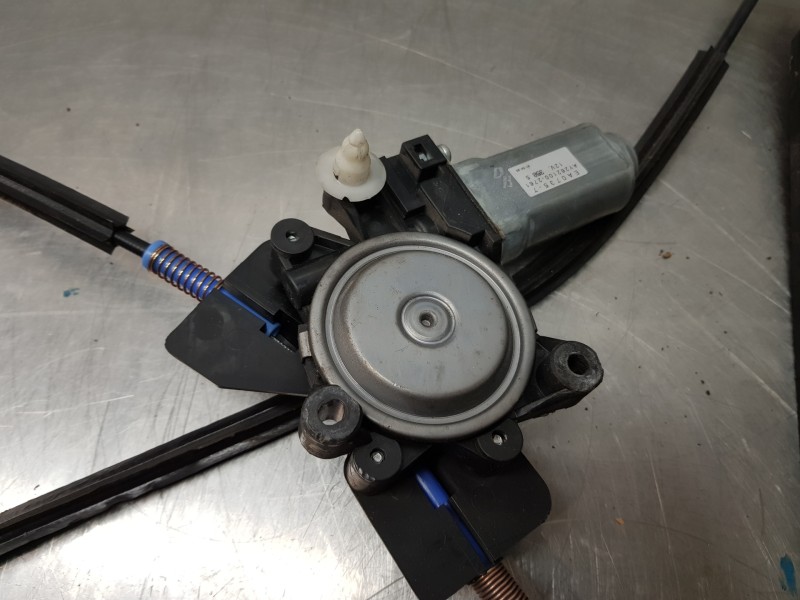 Recambio de elevalunas delantero izquierdo para chrysler voyager (rg) lx referencia OEM IAM 4894527AA  