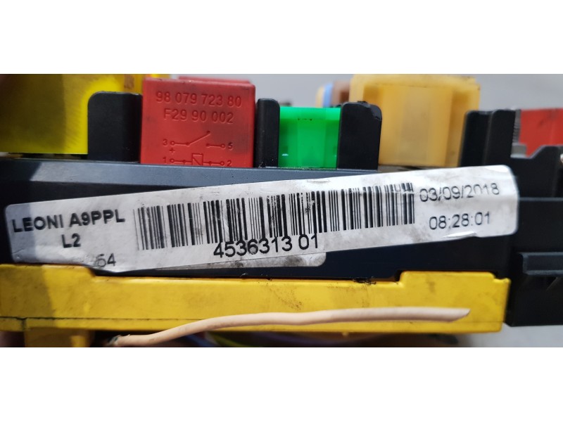 Recambio de caja reles / fusibles para peugeot 208 style referencia OEM IAM 9804848480  