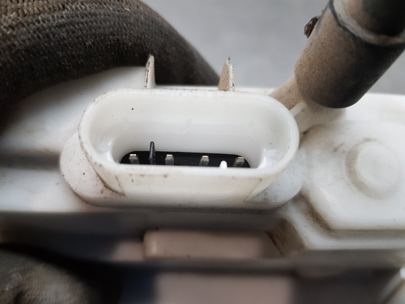 Recambio de cerradura puerta delantera derecha para citroen c3 pluriel exclusive referencia OEM IAM 9136P9  