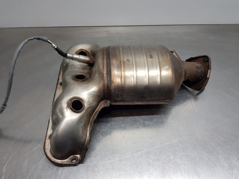 Recambio de colector escape para opel corsa e design referencia OEM IAM 25195105  