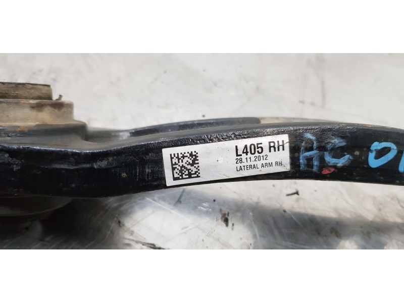 Recambio de brazo suspension inferior delantero derecho para land rover range rover vogue referencia OEM IAM LR034217  
