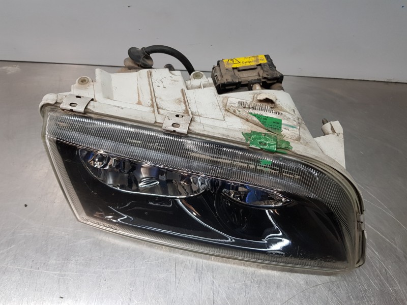 Recambio de faro derecho para volvo v40 familiar premium referencia OEM IAM   