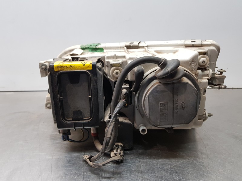 Recambio de faro derecho para volvo v40 familiar premium referencia OEM IAM   