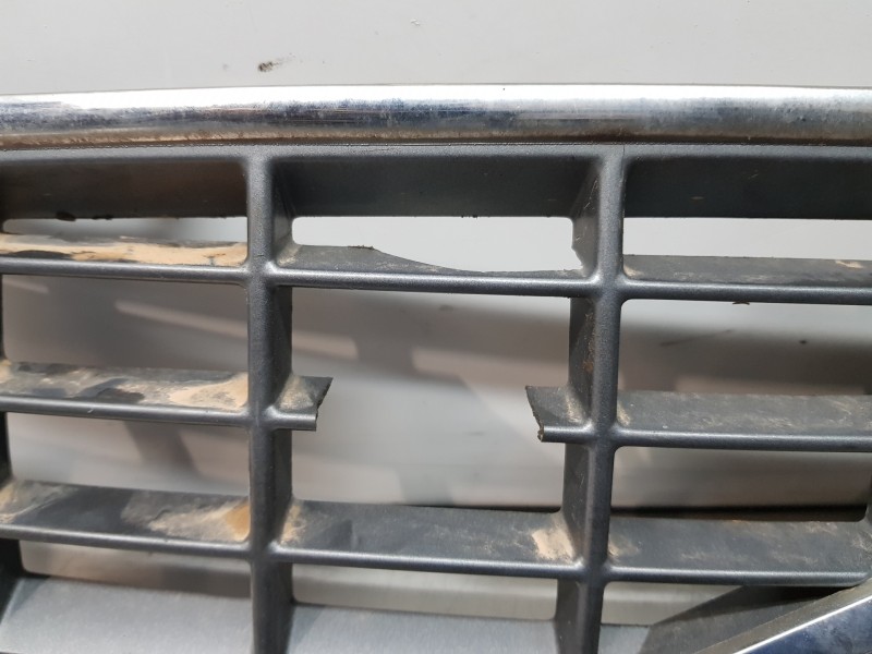 Recambio de rejilla delantera para volvo v40 familiar premium referencia OEM IAM   