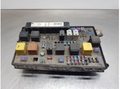 Recambio de caja reles / fusibles para opel zafira b cosmo referencia OEM IAM   