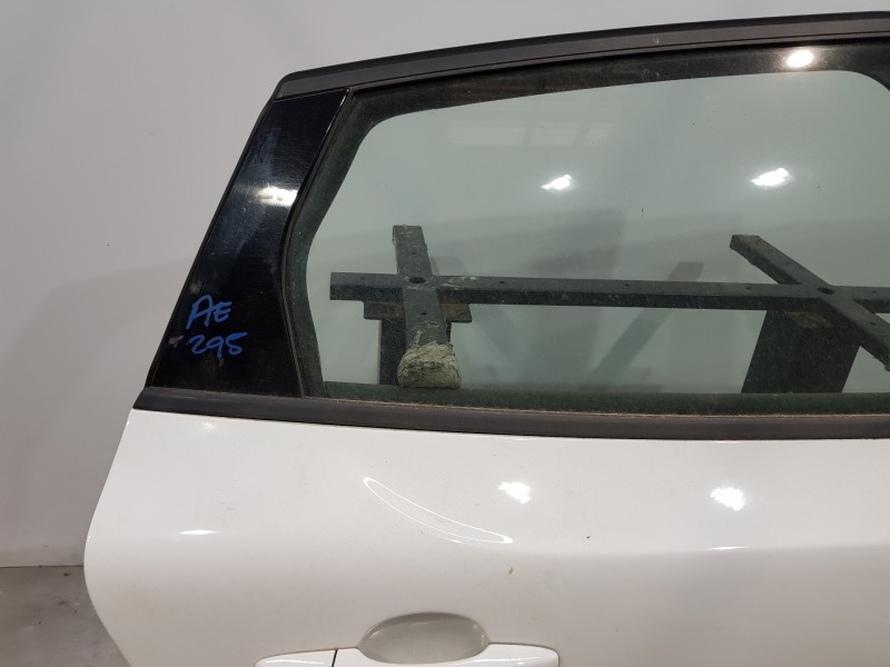 Recambio de puerta trasera derecha para volvo v40 momentum referencia OEM IAM   