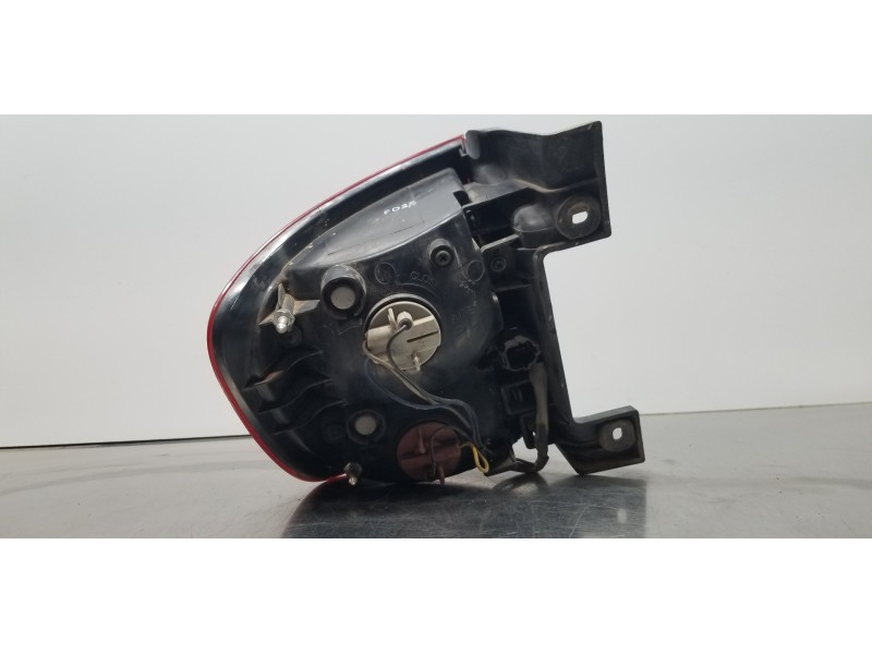 Recambio de piloto trasero derecho para ssangyong kyron 200 xdi limited referencia OEM IAM 8360209150  