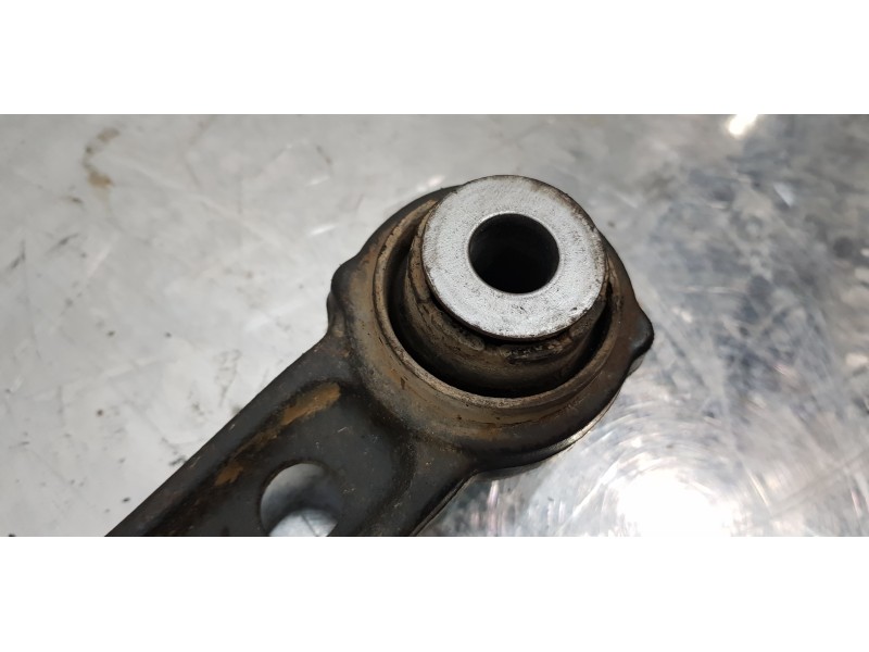 Recambio de brazo suspension inferior delantero izquierdo para land rover range rover vogue referencia OEM IAM LR034218  