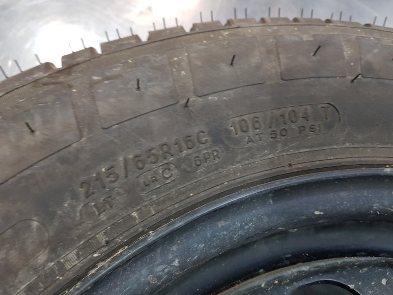 Recambio de neumatico repuesto para peugeot expert combi bluehdi referencia OEM IAM 1677095180 98519218ZY 