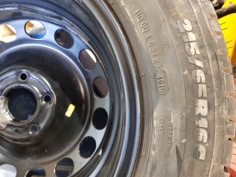 Recambio de neumatico repuesto para peugeot expert combi bluehdi referencia OEM IAM 1677095180 98519218ZY 