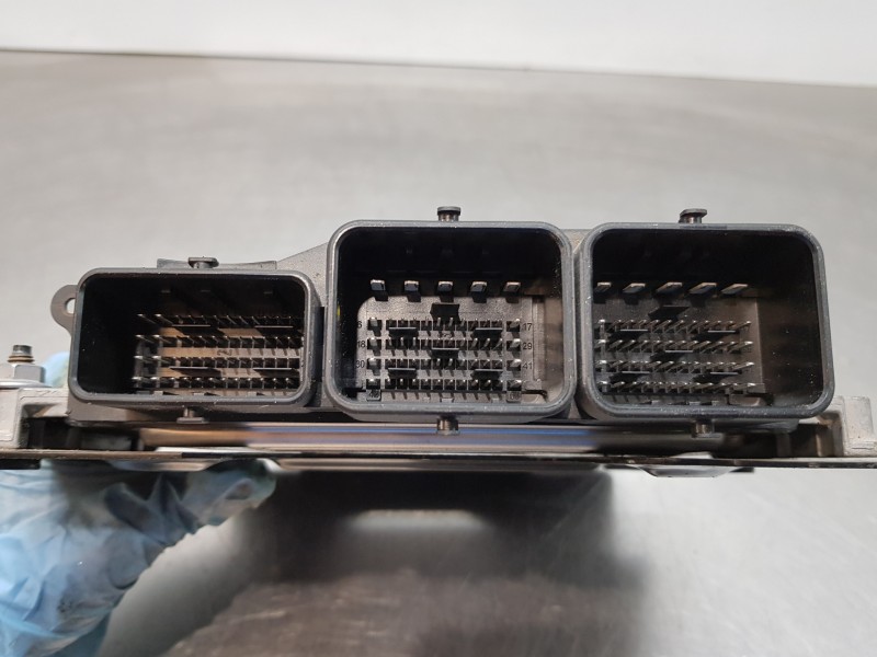 Recambio de centralita motor uce para peugeot partner kombi active referencia OEM IAM 9676830080 0281017600 9666729580