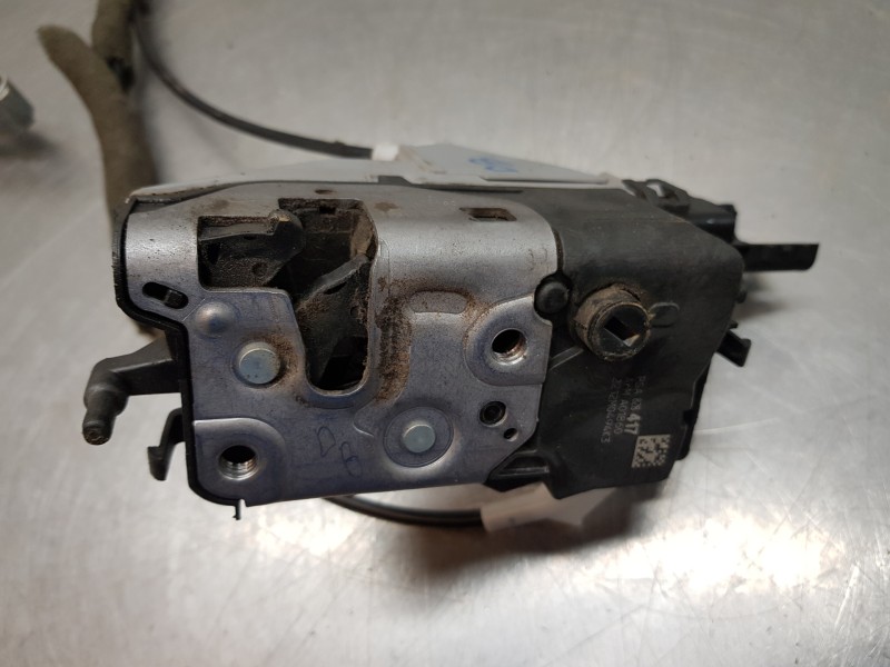 Recambio de cerradura puerta lateral izquierda para peugeot partner kombi active referencia OEM IAM 9137N4  