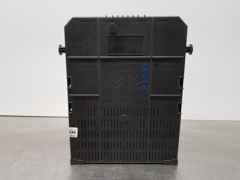 Recambio de caja reles / fusibles para peugeot partner kombi active referencia OEM IAM 9666895680 281197595 