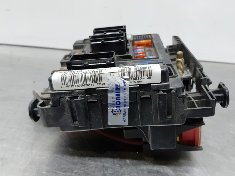 Recambio de caja reles / fusibles para citroën berlingo standard referencia OEM IAM 965O618S80-00 SIEMENSU118470002 