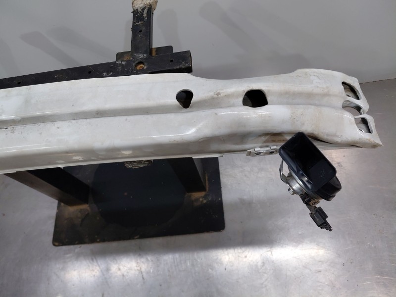 Recambio de refuerzo paragolpes delantero para volvo v40 momentum referencia OEM IAM   