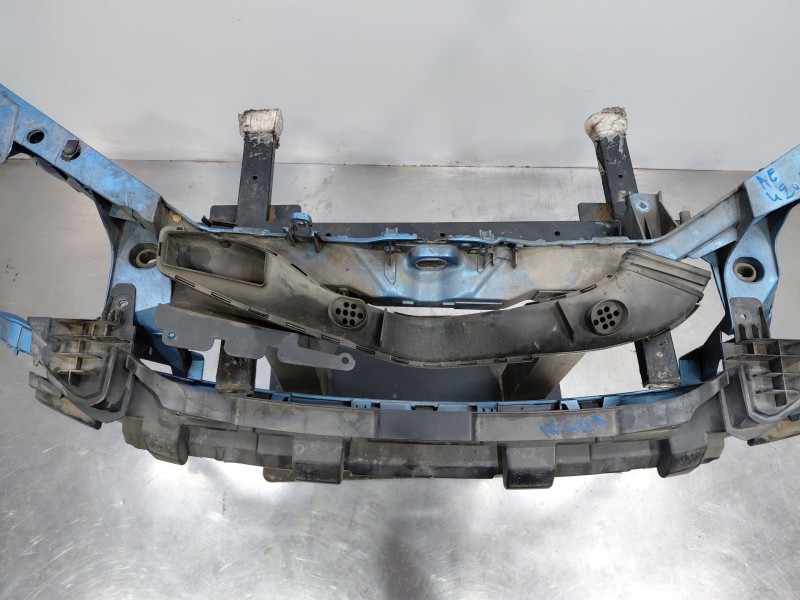 Recambio de panel frontal para ford focus berlina (cap) trend referencia OEM IAM   