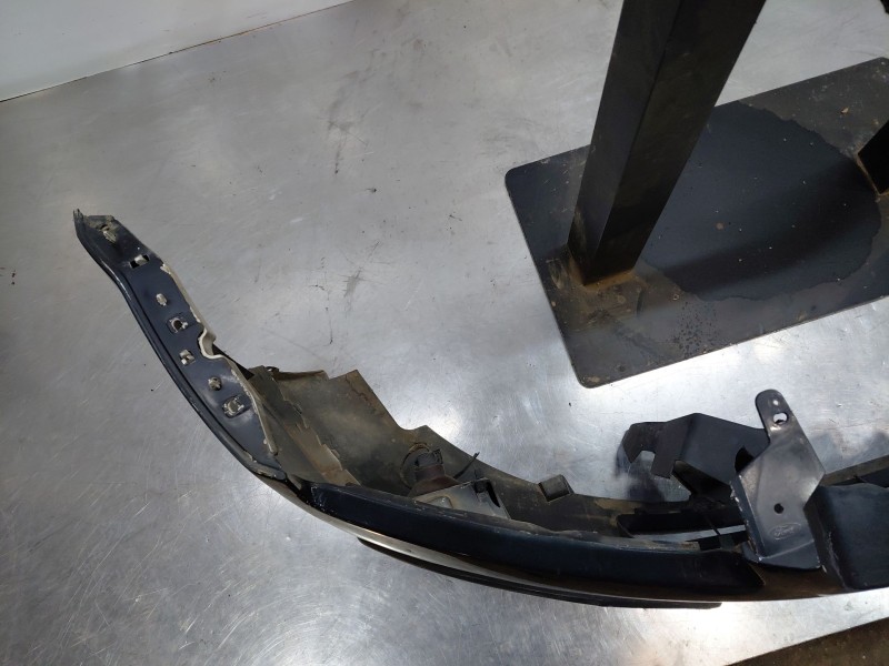 Recambio de paragolpes delantero para ford focus berlina (cap) trend referencia OEM IAM   