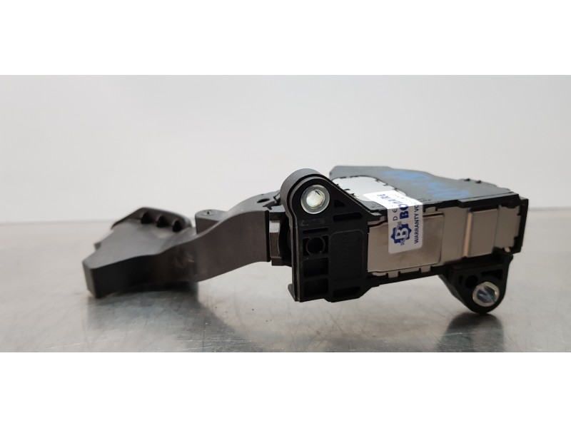 Recambio de pedal acelerador para toyota yaris hybrid active referencia OEM IAM 781100D110  