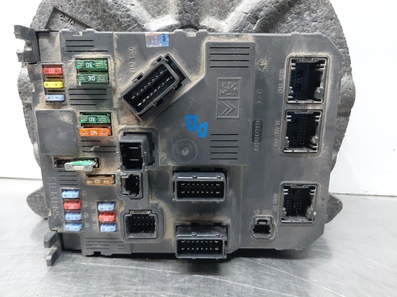 Recambio de caja reles / fusibles para citroën berlingo standard referencia OEM IAM 9657999680 S118085320F 