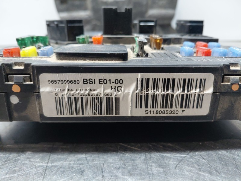 Recambio de caja reles / fusibles para citroën berlingo standard referencia OEM IAM 9657999680 S118085320F 