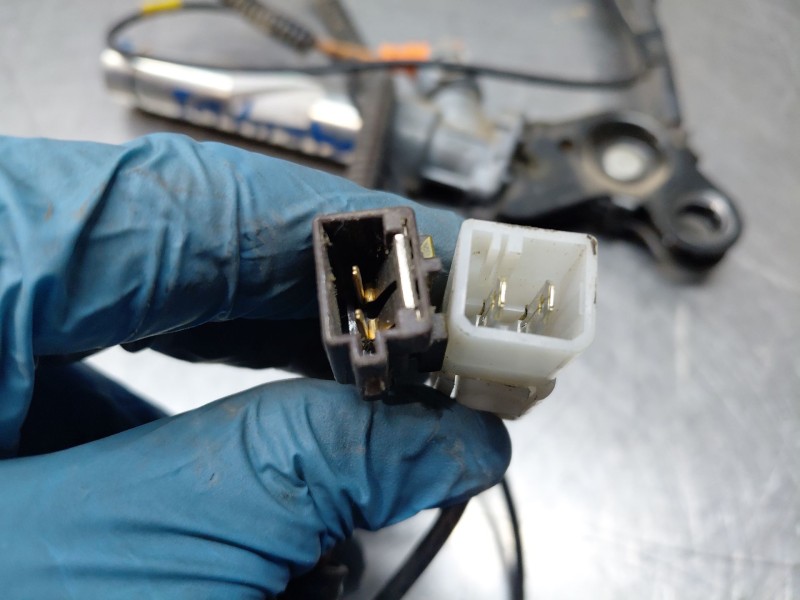 Recambio de pretensor airbag izquierdo para citroën berlingo standard referencia OEM IAM 8974QQ  