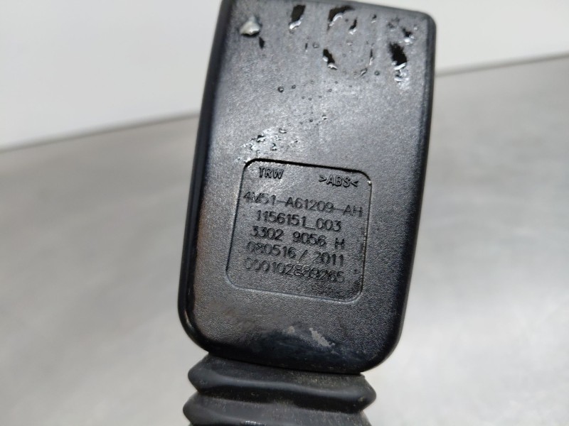 Recambio de pretensor airbag izquierdo para ford focus berlina (cap) trend referencia OEM IAM   